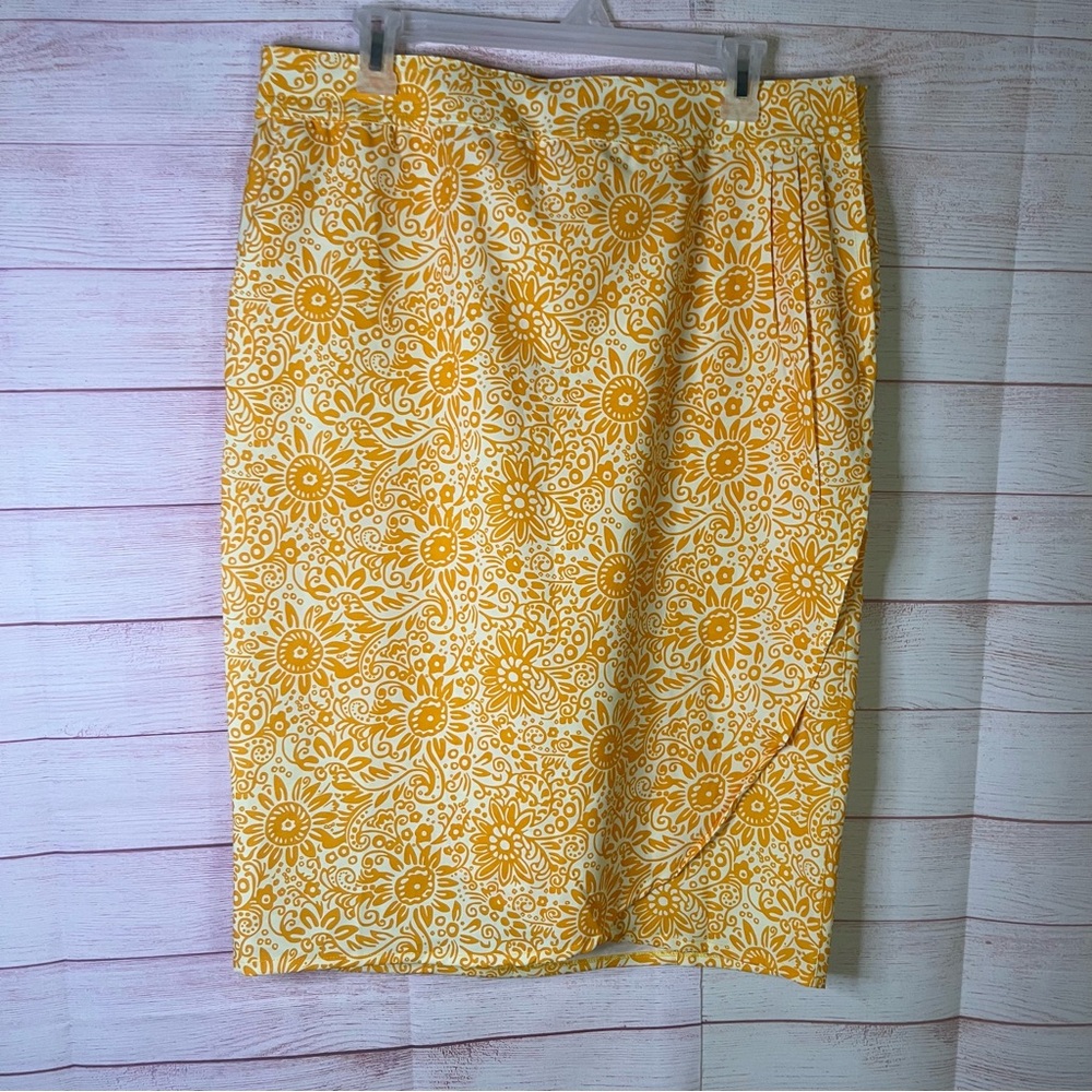RipSkirt Hawaii Yellow Orange Floral Pattern Wrap Skirt Size Large‎